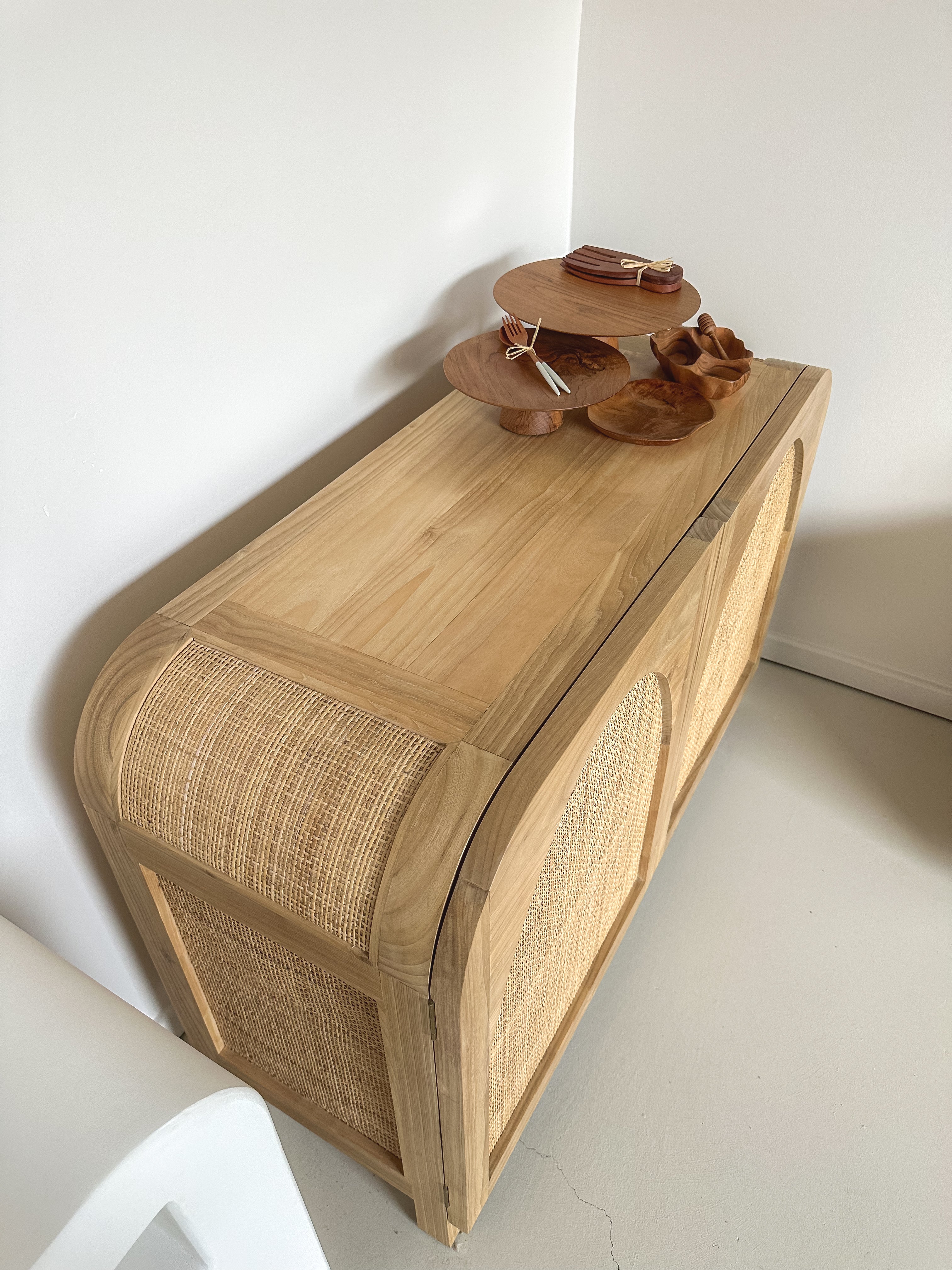 Rounded Buffet | Made to Order