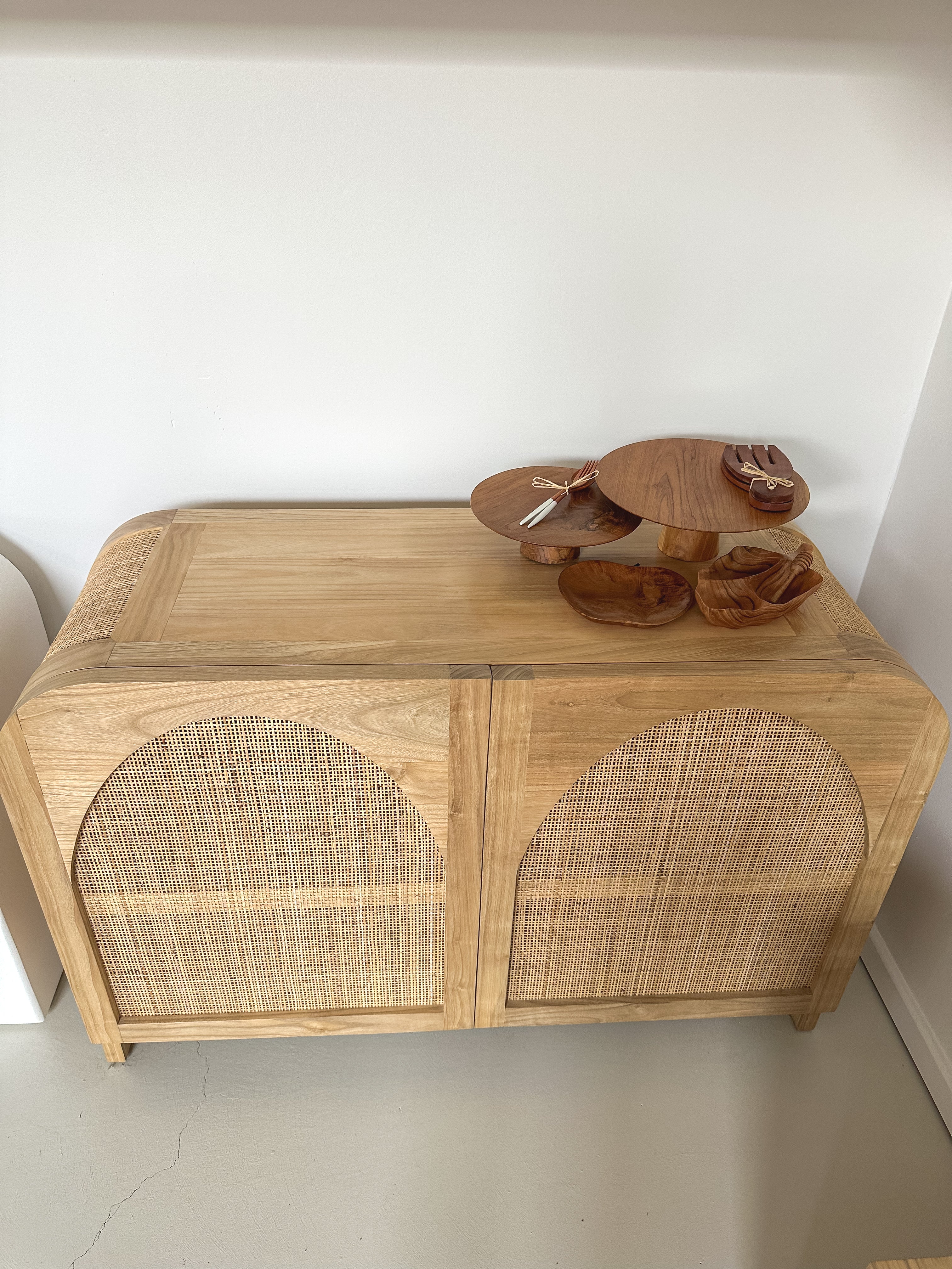 Rounded Buffet | Made to Order