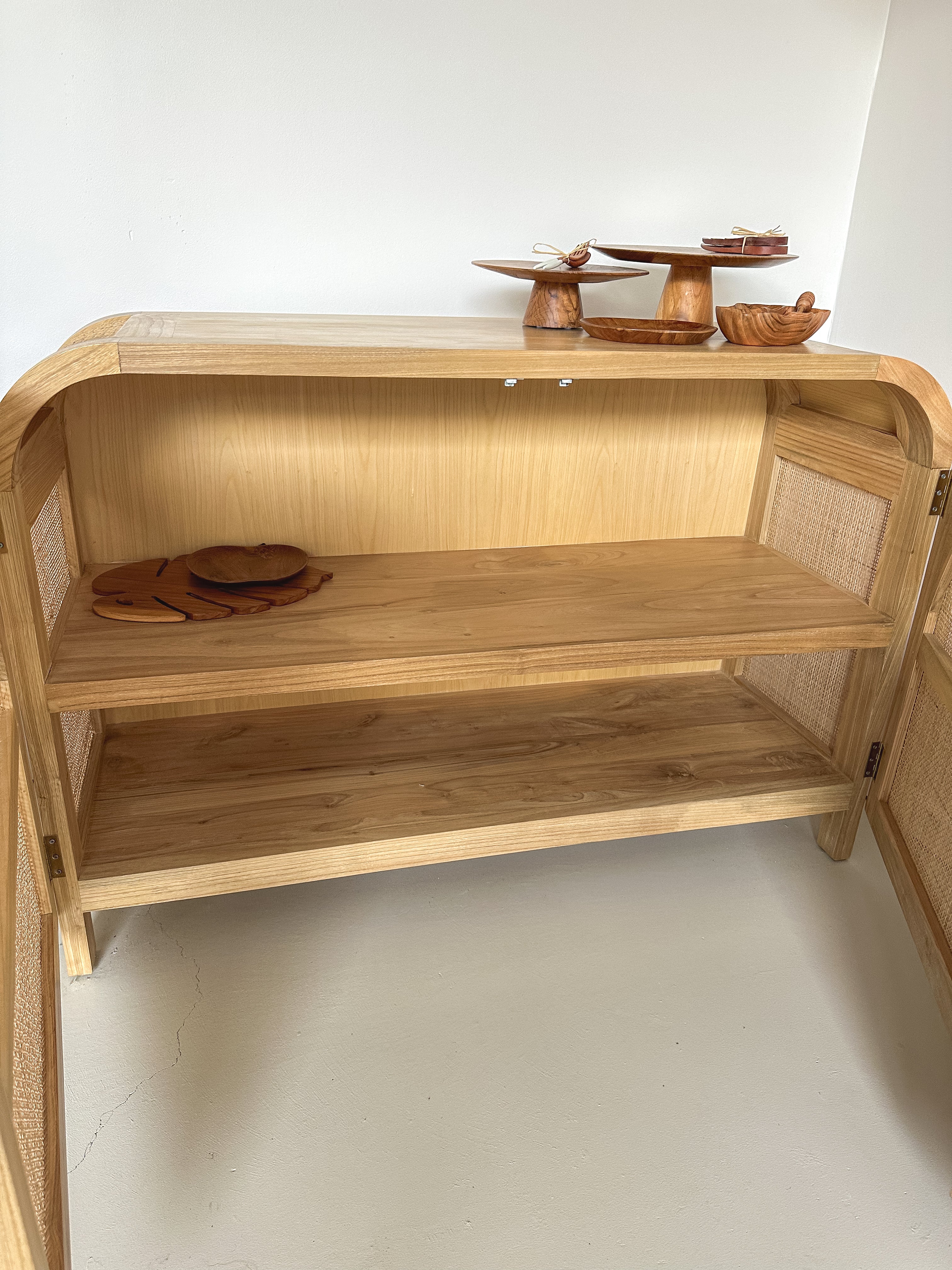 Rounded Buffet | Made to Order