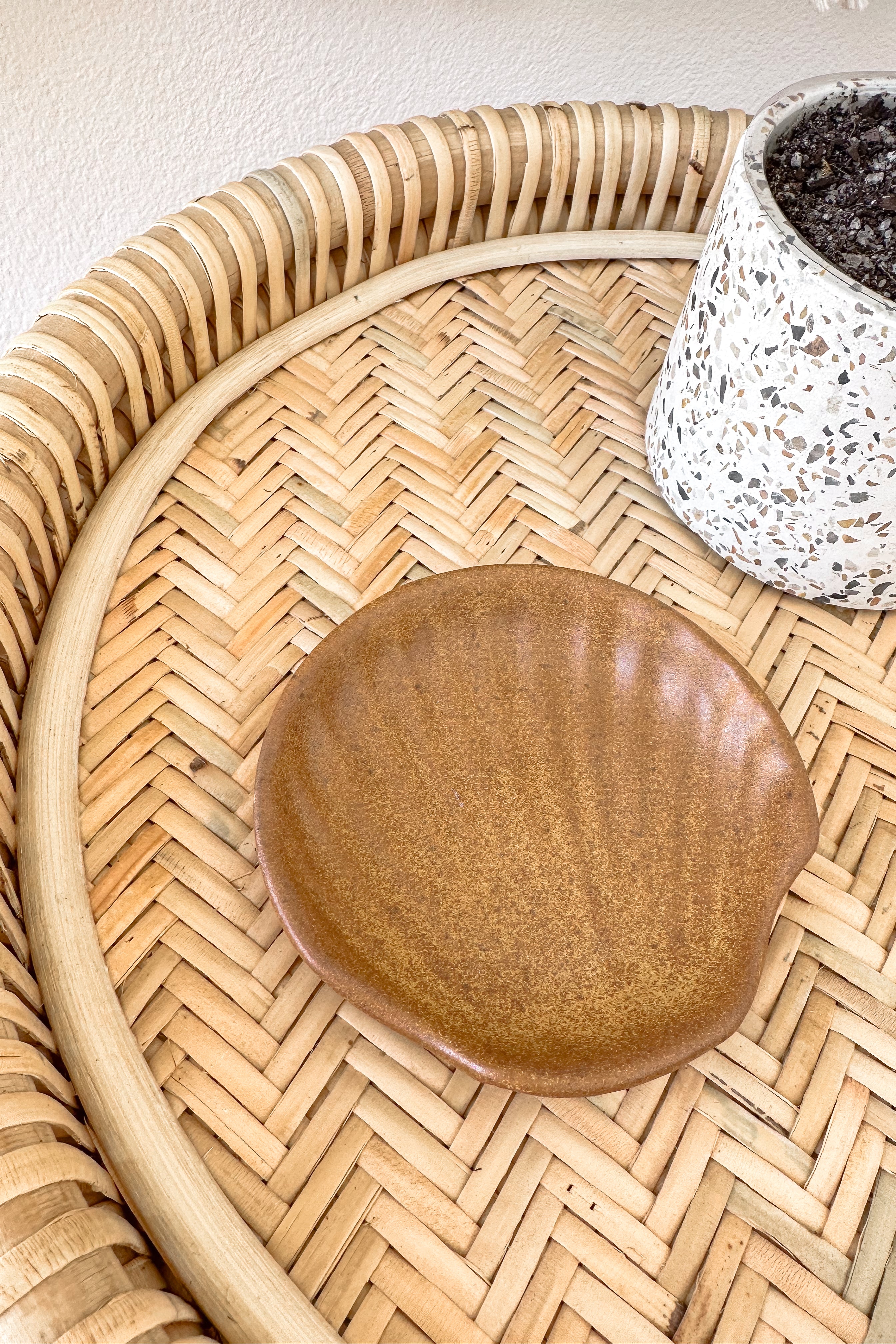 Clam Shell Trinket Dish - Caramel