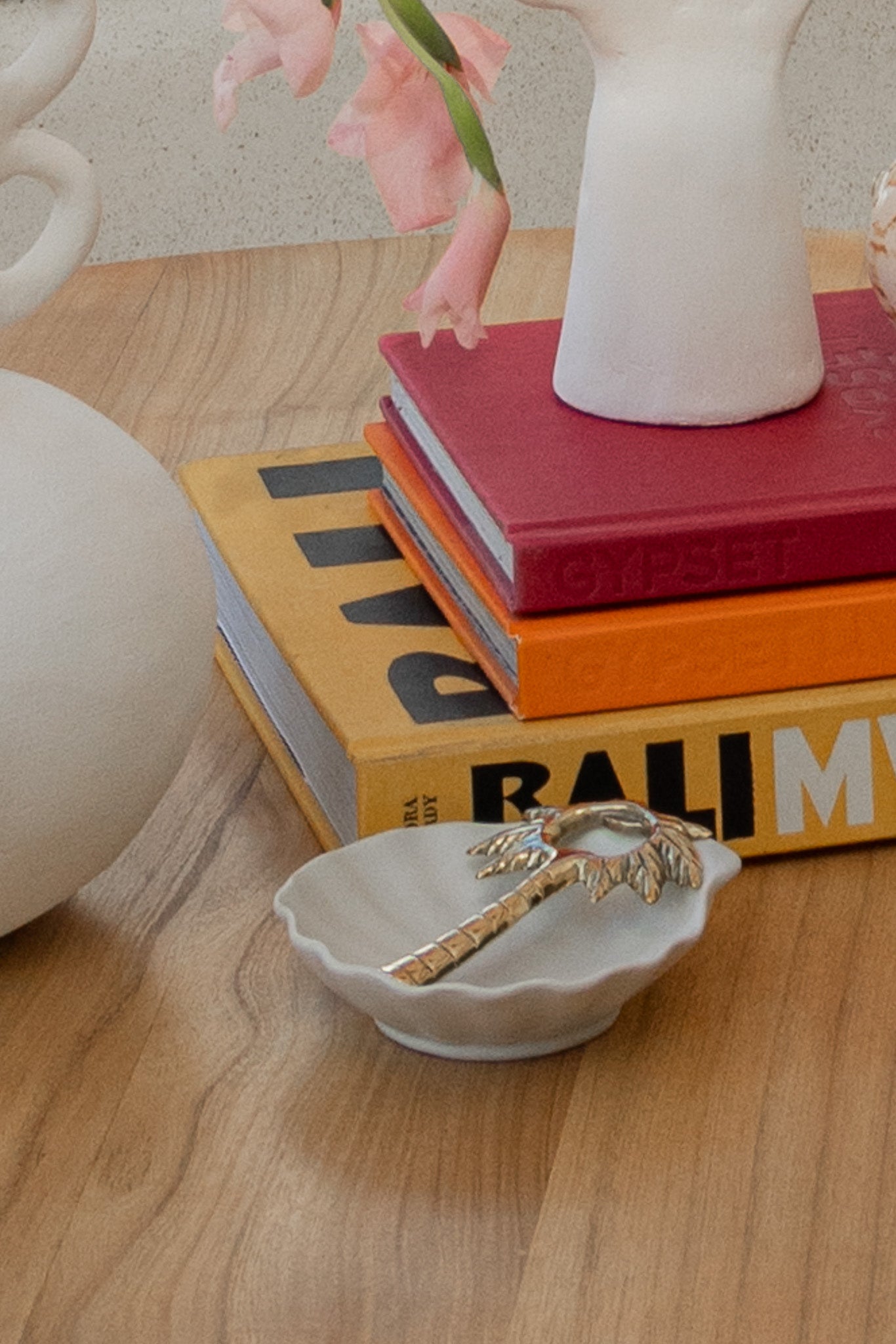 Clam Shell Dish - White